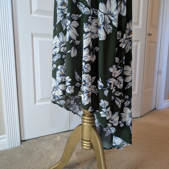 Chic Floral Wrap Midi Dress in Green and White L - Picture 5 of 7